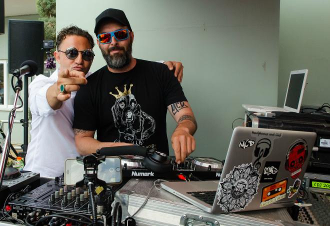 DJ Νίκος Ζώης & DJ MCD