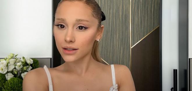 Η Ariana Grande θα ήθελε έναν μάλλον... περίεργο καλεσμένο στο φανταστικό της δείπνο