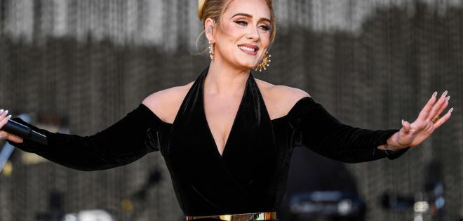 Αρραβωνιάστηκε η Adele; - Το δαχτυλίδι που ξεσήκωσε φήμες