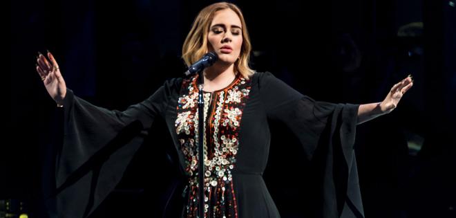 H Adele κέρδιζε 500.000 για κάθε συναυλία στην περιοδεία της