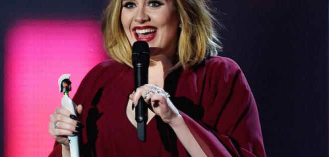 Σάρωσε η Adele στα Brit Awards 2016