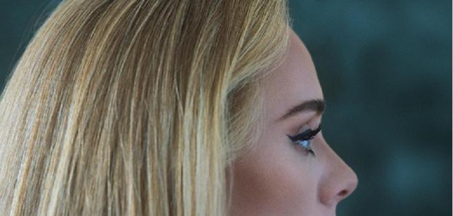 “30”: Διαθέσιμο το νέο album της Adele
