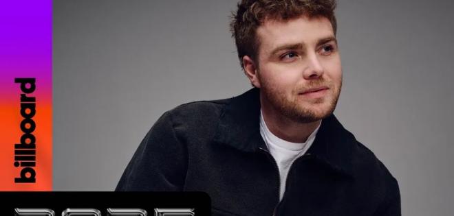 Ο Alex Warren είναι ο κορυφαίος νέος καλλιτέχνης του 2025 σύμφωνα με το Billboard
