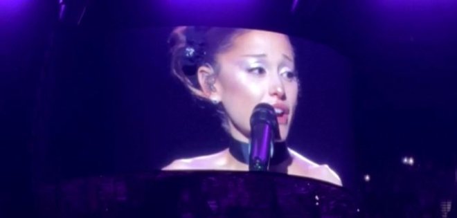 Η Arianna Grande κλείνει την περιοδεία της και αποσύρεται από τη δημόσια ζωή