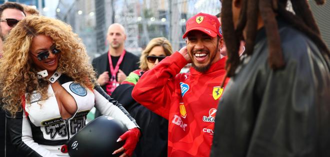 Η Beyoncé κάνει εμφάνιση έκπληξη στο Grand Prix της F1 στο Λας Βέγκας με τον Jay-Z