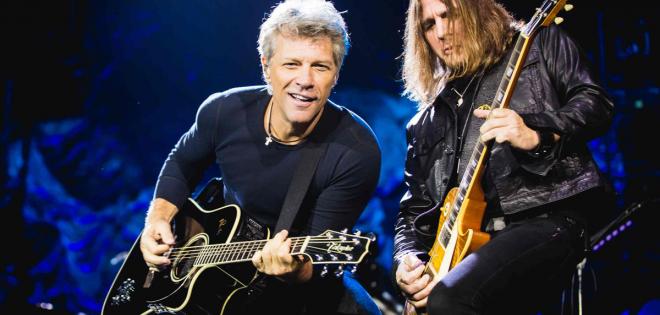 Οι Bon Jovi, Bruce Springsteen, Coldplay και Adele στους νικητές των Touring Awards