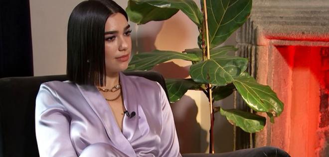 H Dua Lipa και η «σκοτεινή πλευρά» στα social media