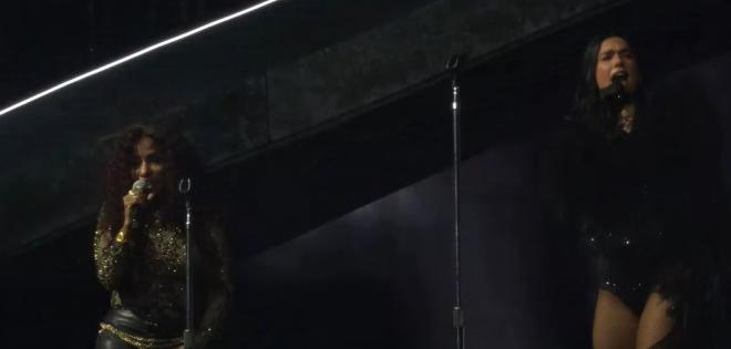 Δείτε την Chaka Khan να τραγουδάει μαζί με την Dua Lipa το «Ain’t Nobody» στο Σικάγο.