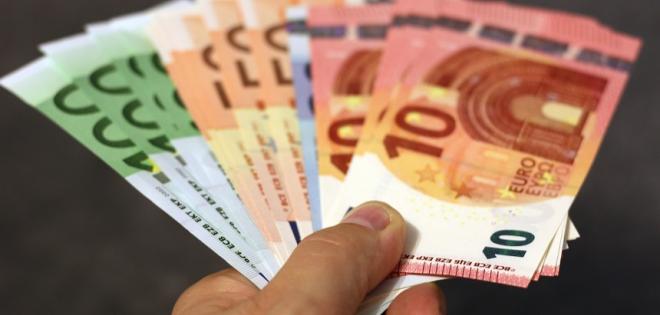 Καταβάλλονται 63,5 εκατ. ευρώ σε 50.000 δικαιούχους από το υπουργείο Εργασίας