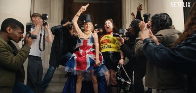 Η Fergie κυκλοφορεί νέο μουσικό βίντεο «London Bridge» για τη σειρά του Netflix Too Much 