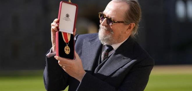 Ο Gary Oldman έγινε «Σερ» 