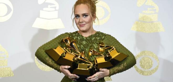 Μεγάλη νικήτρια της απονομής των φετινών Grammy αναδείχτηκε η Adele