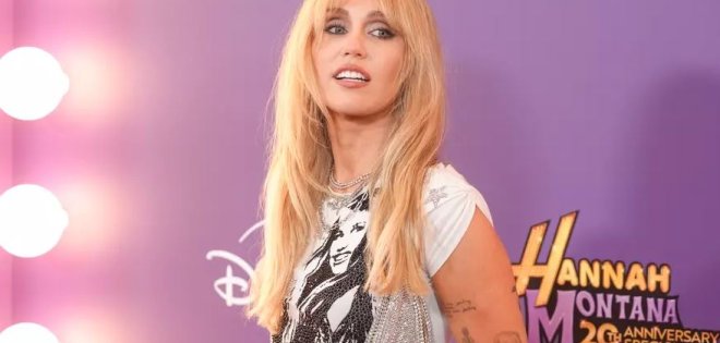 Η Miley Cyrus κυκλοφορεί single από το επεισόδιο για την 20ή επέτειο της σειράς «Hannah Montana»
