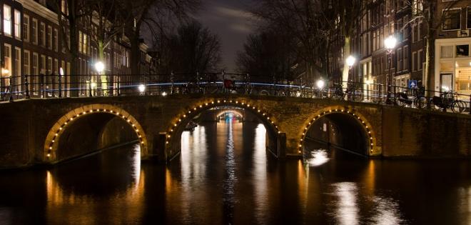 Μέχρι τις 15 Μαρτίου η νυχτερινή απαγόρευση κυκλοφορίας στην Ολλανδία