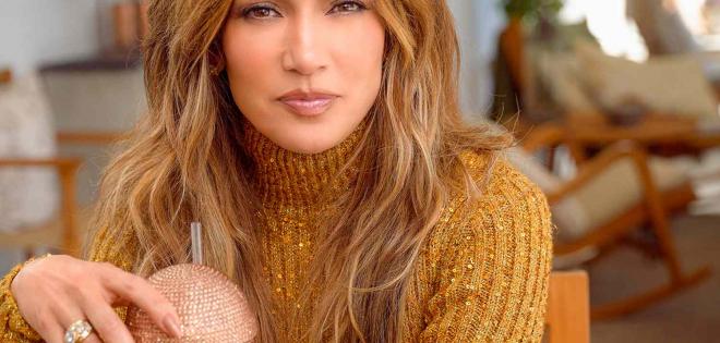 Jennifer Lopez: Με turtleneck dress στο Λονδίνο για την ταινία "Unstoppable"