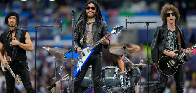 Lenny Kravitz: Η εμφάνισή του στο Pregame Show του Champions League