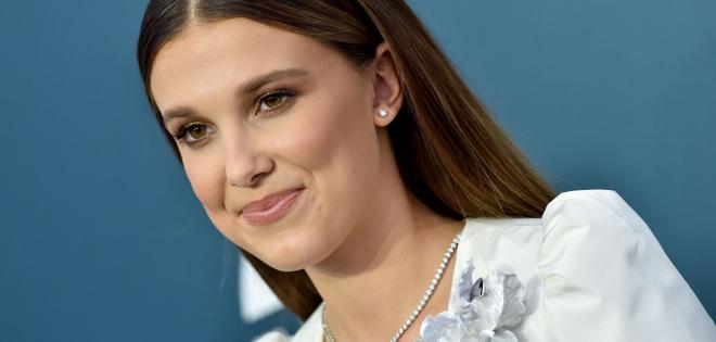 Millie Bobby Brown: Εξηγεί γιατί διαρκώς αλλάζει προφορά