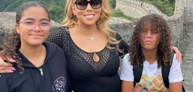 Mariah Carey: Ανέβηκε με τακούνια στο Σινικό Τείχος