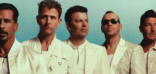 Οι New Kids on the Block ανακοινώνουν την 35η επετειακή επανέκδοση του άλμπουμ 'Step By Step'