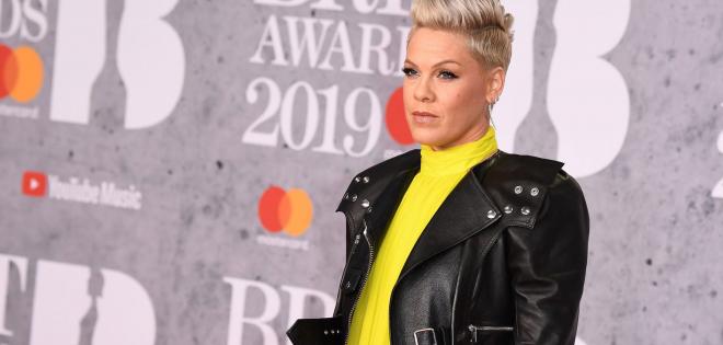 P!nk: Έτοιμη να μοιράσει 2.000 απαγορευμένα βιβλία στους fans της