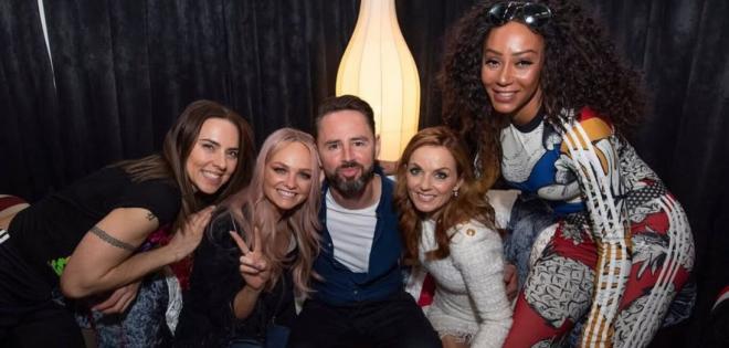 Οι Spice Girls απέτιναν φόρο τιμής στον χορογράφο Πολ Ρόμπερτς