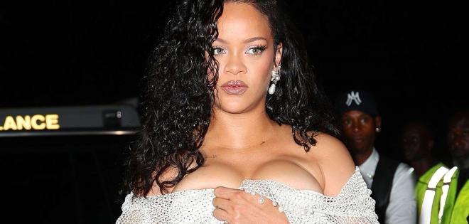 Rihanna: Η εκθαμβωτική εμφάνιση στην Εβδομάδα Μόδας της Νέας Υόρκης