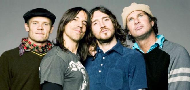 Επέστρεψε ο κιθαρίστας των Red Hot Chilli Peppers ύστερα από 12 χρόνια