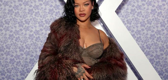 Rihanna: Επίσημα η #3 pop star του 21ου αιώνα