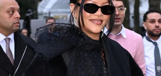 RIHANNA: Έχω μια μικρή κοιλίτσα μετά τα παιδιά