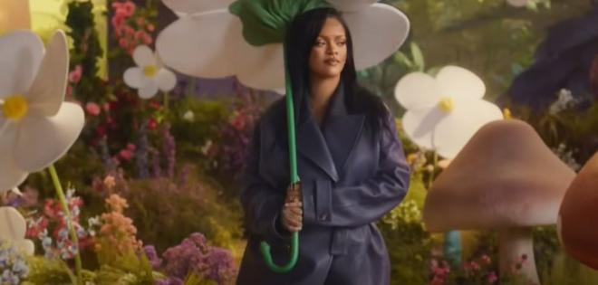 Η Rihanna δημοσιεύει το «Friend Of Mine» - Δείτε το βίντεο