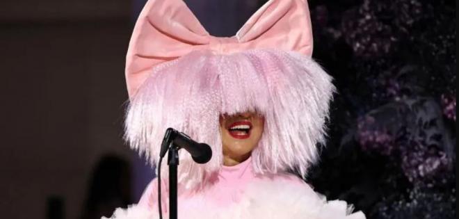 Sia: Ο πρώην σύζυγός της ζητά διατροφή 250.000 δολάρια τον μήνα