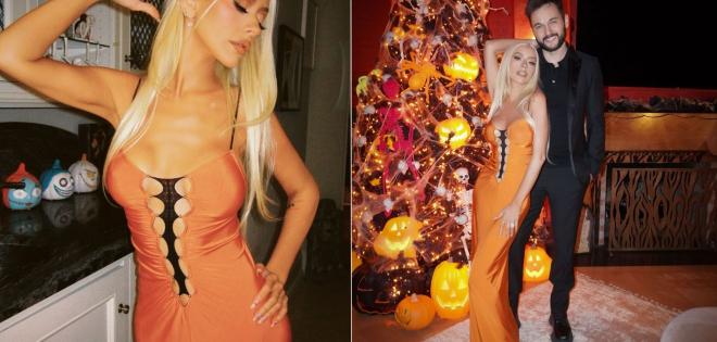 Christina Aguilera: Οι πόζες μπροστά από το Halloween δέντρο της