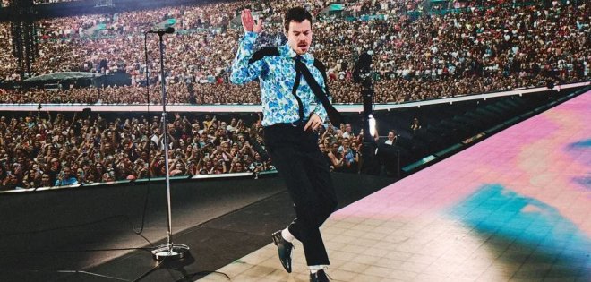 O Harry Styles “έσπασε” το ρεκόρ των Coldplay και μπήκε στο βιβλίο Γκίνες