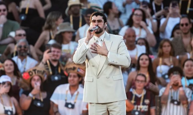 Ο Bad Bunny ολοκλήρωσε την παγκόσμια περιοδεία «Debí Tirar Más Fotos» που έσπασε κάθε ρεκόρ!