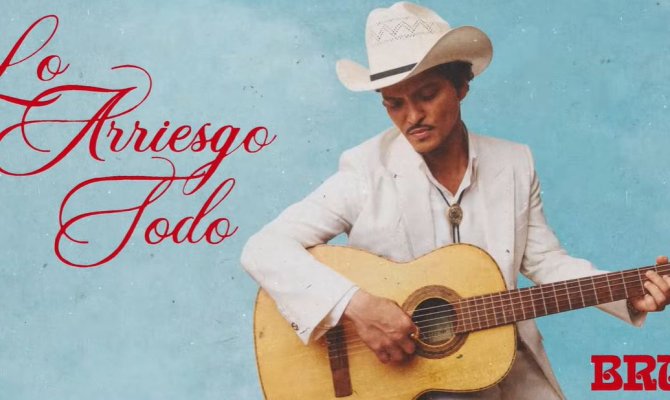 Ο Bruno Mars σκαρφαλώνει στα latin charts με το «Lo Arriesgo Todo»