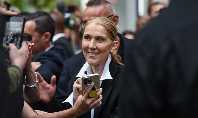 Celine Dion: Οι βόλτες στο Παρίσι λίγο πριν την τελετή έναρξης των Ολυμπιακών Αγώνων