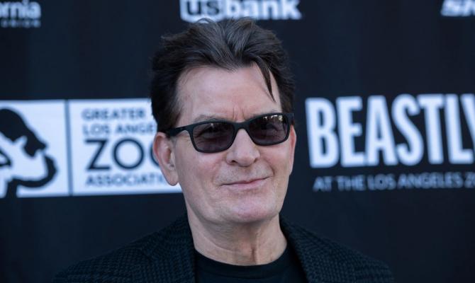 CHARLIE SHEEN: Το μήνυμα που έστειλε στον πρώην συμπρωταγωνιστή του στο Two and a Half Men