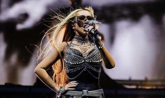 Η Christina Aguilera αναβιώνει το εμβληματικό της look από το Dirty