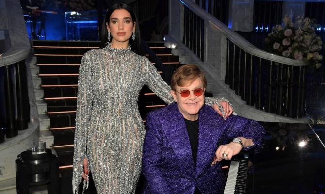 Ο Elton John, οι Coldplay και η Dua Lipa μεταξύ των 400 καλλιτεχνών που ζητούν από την κυβέρνηση να προστατέψει τα πνευματικά δικαιωμάτα από την AI! 