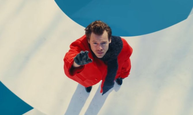 Ο Harry Styles κατακτά για δεύτερη φορά το «κλαμπ των 1 δισεκατομμυρίου προβολών» του Youtube 