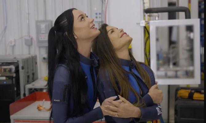 Η Lauren Sánchez στέλνει μήνυμα στην Katy Perry 