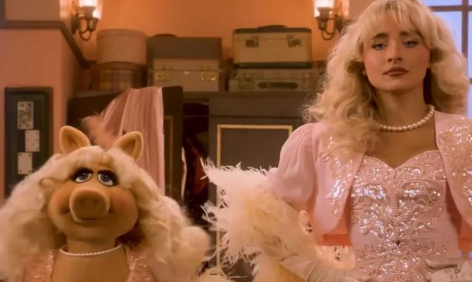 Η Miss Piggy απαντά στο ερώτημα αν η ίδια και η Sabrina Carpenter «συμφιλιώθηκαν» 