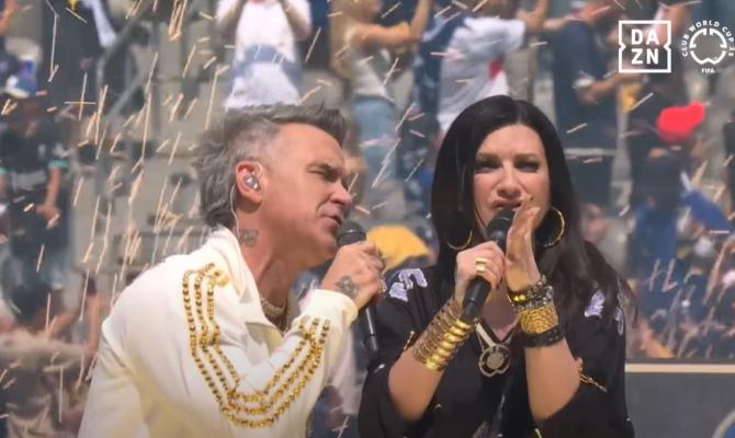 Ο Robbie Williams τραγουδα τον πρώτο επίσημο ύμνο της FIFA, με τον τίτλο «Desire»