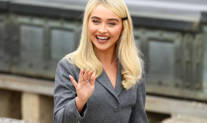 Πώς η Sabrina Carpenter συγκέντρωσε 1 εκατομμύριο δολάρια για φιλανθρωπικό σκοπό 