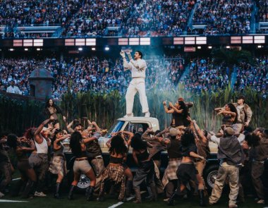Bad Bunny: Από του Super Market στο Super Bowl !