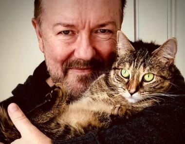 Τι κοινό έχει ο Ricky Gervais με τους "κεραμιδόγατους"; 