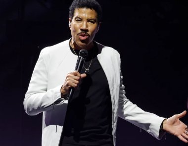 Ο Lionel Richie νοσηλεύεται μετά από δυσκολίες που αντιμετώπισε σε συναυλία του