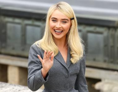 Πώς η Sabrina Carpenter συγκέντρωσε 1 εκατομμύριο δολάρια για φιλανθρωπικό σκοπό 