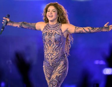 Η Shakira σπάει το ρεκόρ στο Zócalo του Μεξικού με 400.000 θεατές