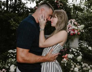 Η Taylor Swift  και ο Travis Kelce αρραβωνιάστηκαν